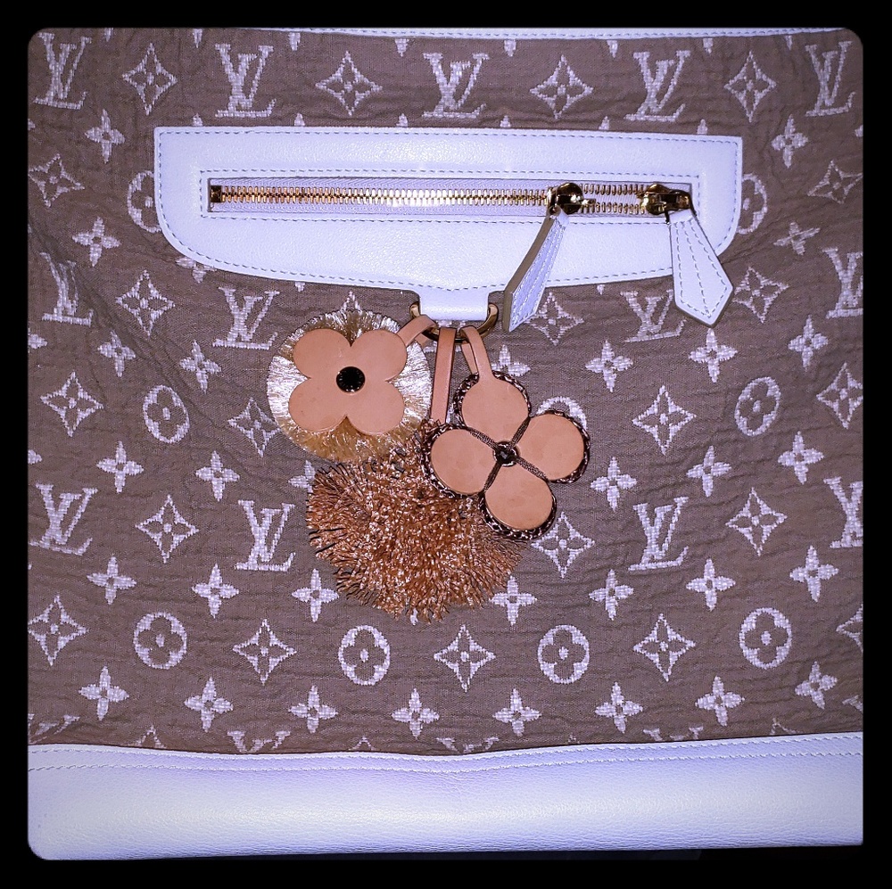 Louis Vuitton  Shoulder Bag